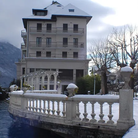 Les Libellules Accès Direct Au By Locationlacannecy, Lla Selections