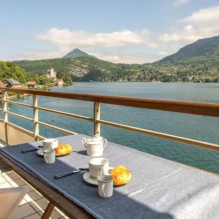 Les Libellules Accès Direct Au By Locationlacannecy, Lla Selections